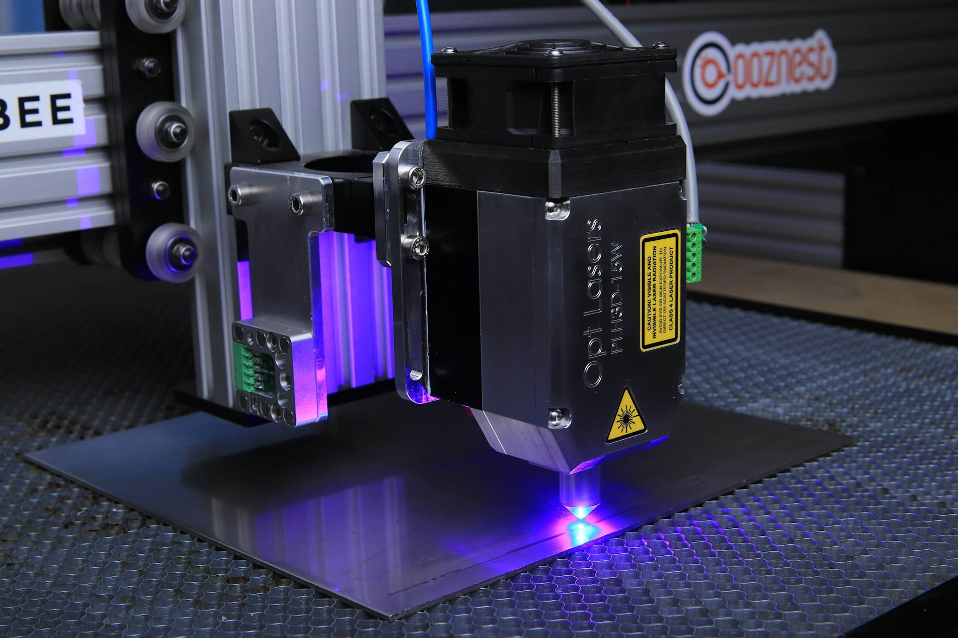 Graveuse laser en fonctionnement