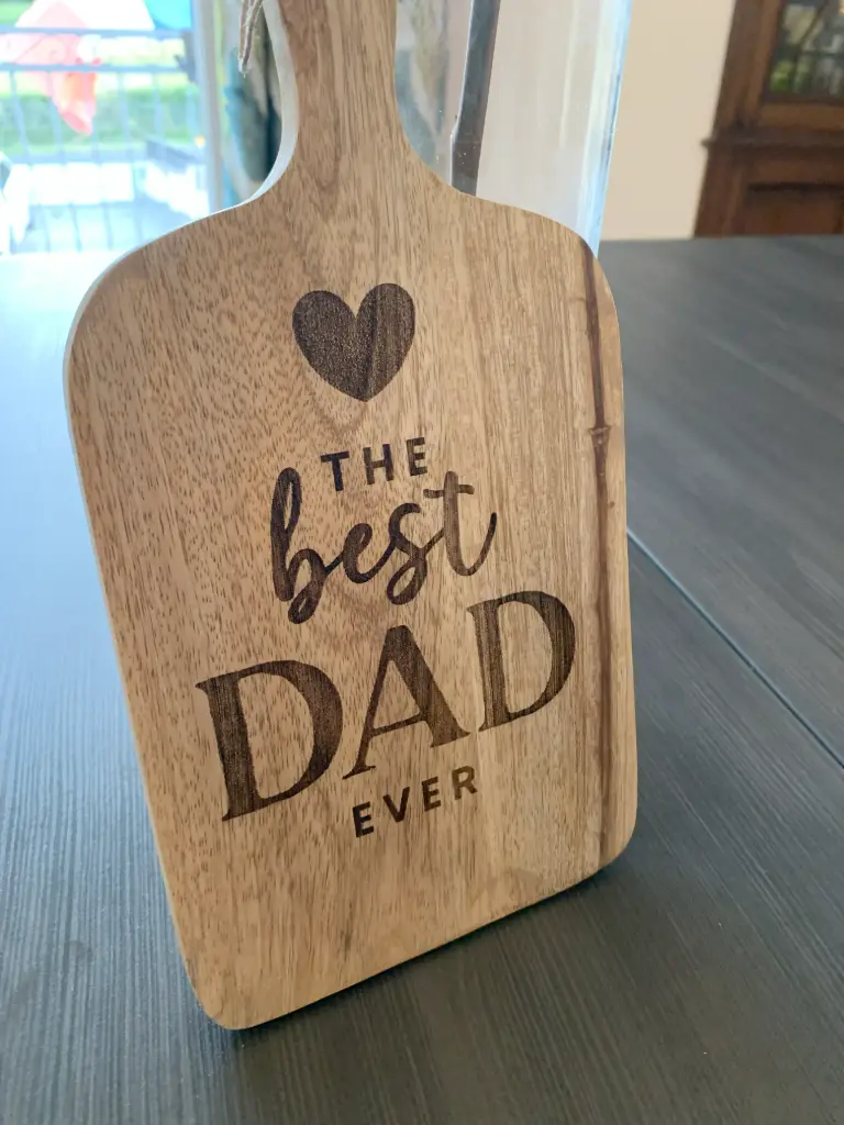 Planche à découper « the best dad ever »