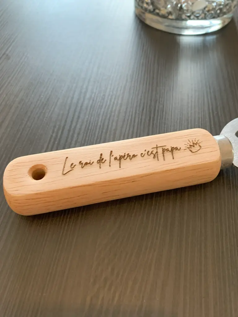 Décapsuleur « le roi de l’apéro … »