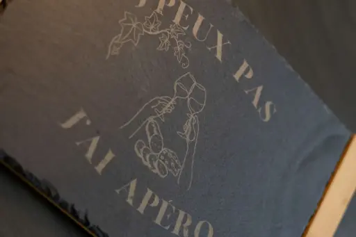 Plateau ardoise "J'PEUX PAS J'AI ..."