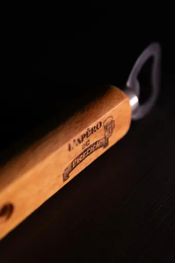 Décapsuleur bois personnalisé